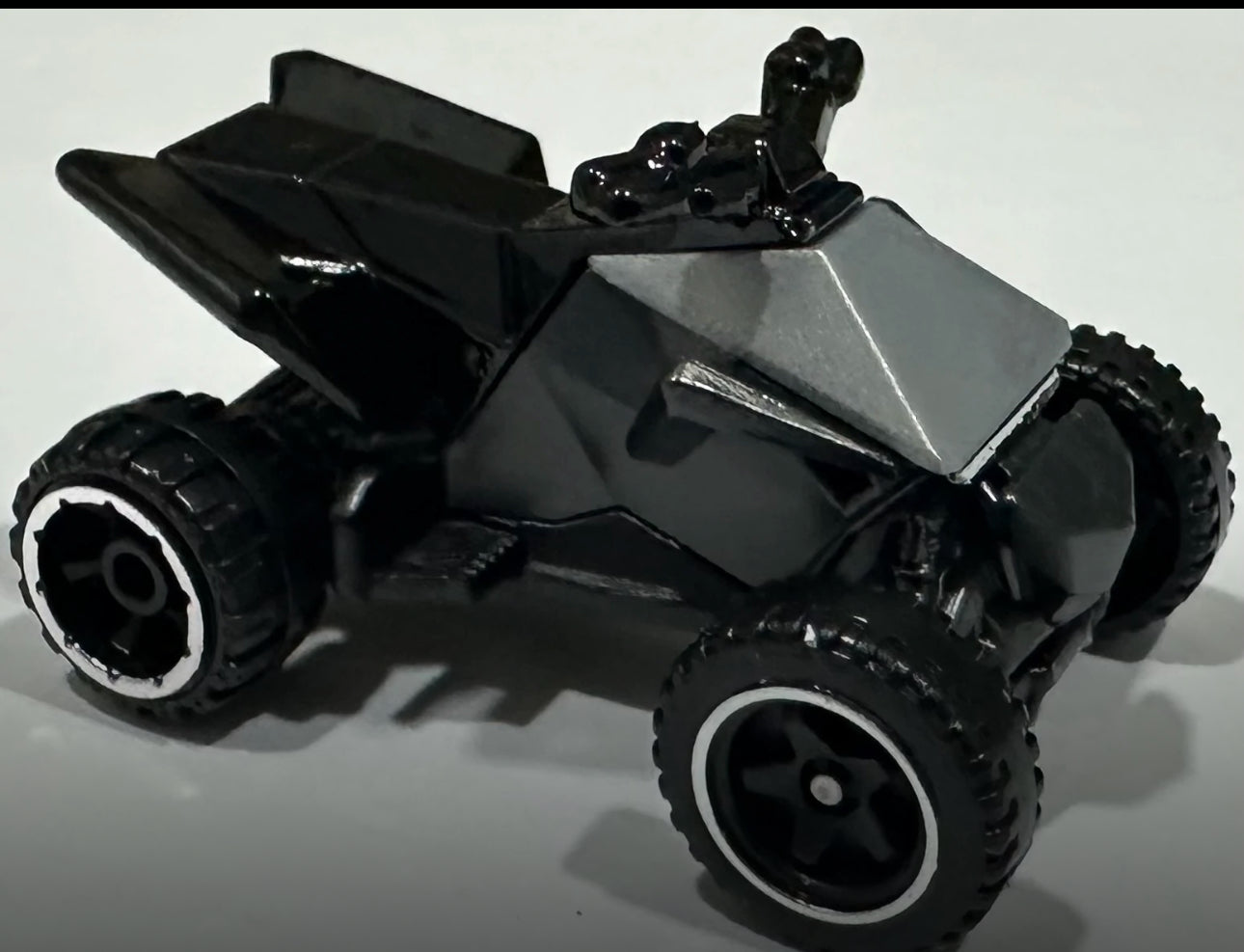 HOT WHEELS TESLA  - CYBERQUAD 4/10 HW DIRT 82/250