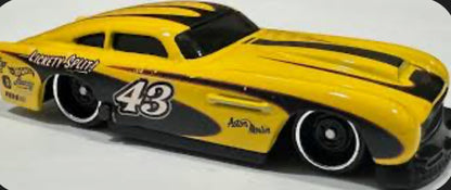 HOT WHEELS ASTON MARTIN - ASTON MARTIN DB4GT HIGH-SPEED EDITION 3/5 HW DREAM GARAGE 107/250